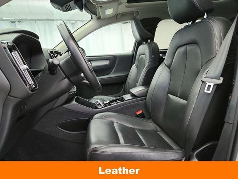Used 2024 Volvo XC40 B5 Plus AWD/4WD image 11