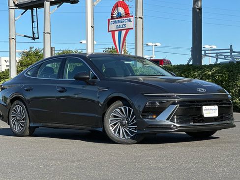 New 2026 Hyundai Sonata SEL FWD image 2