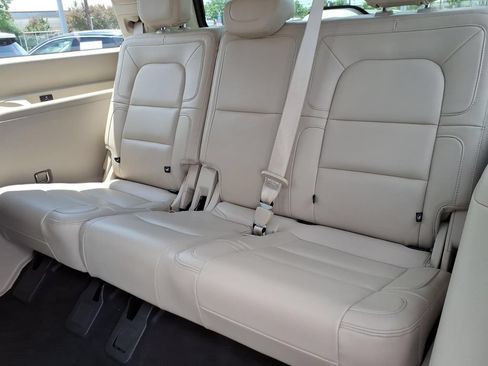 Used 2021 Lincoln Navigator Reserve w/ Luxury Package AWD/4WD image 13