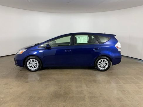 Used 2013 Toyota Prius V Three image 16