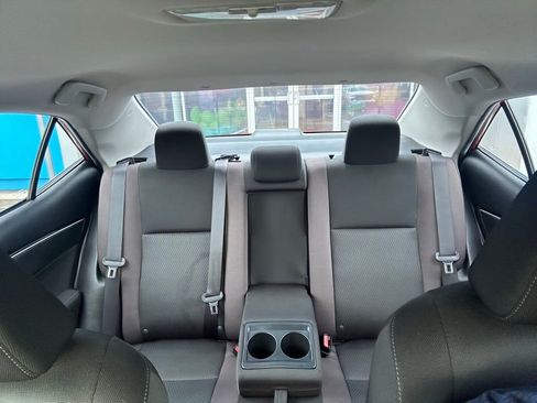 Used 2018 Toyota Corolla LE FWD image 26