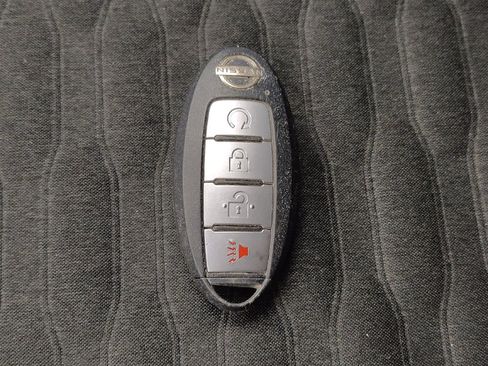 Used 2022 Nissan Pathfinder SV FWD image 32