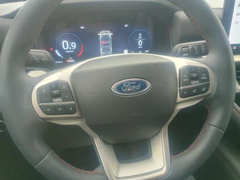 Certified 2025 Ford Explorer Active image 22