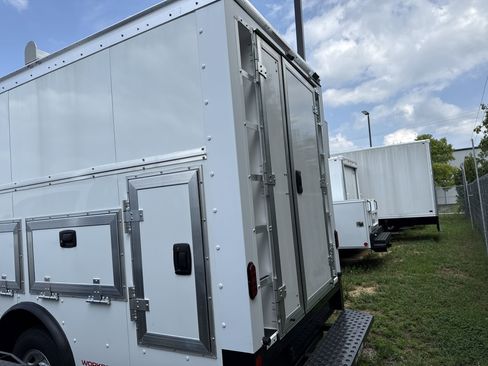 New 2024 Chevrolet Express 3500 w/ Power Convenience Package image 5