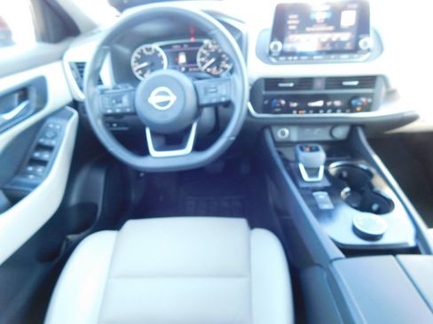 Used 2023 Nissan Rogue SV w/ SV Premium B Package AWD/4WD image 17