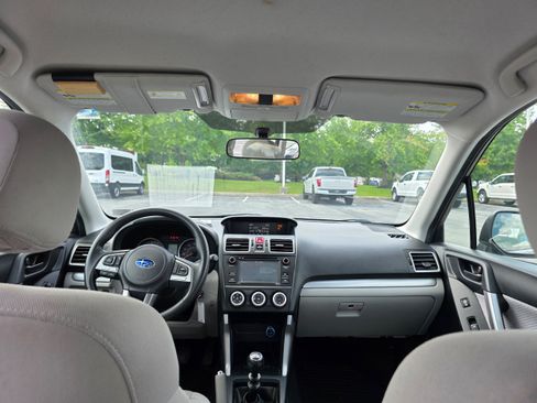 Used 2018 Subaru Forester 2.5i AWD/4WD image 9