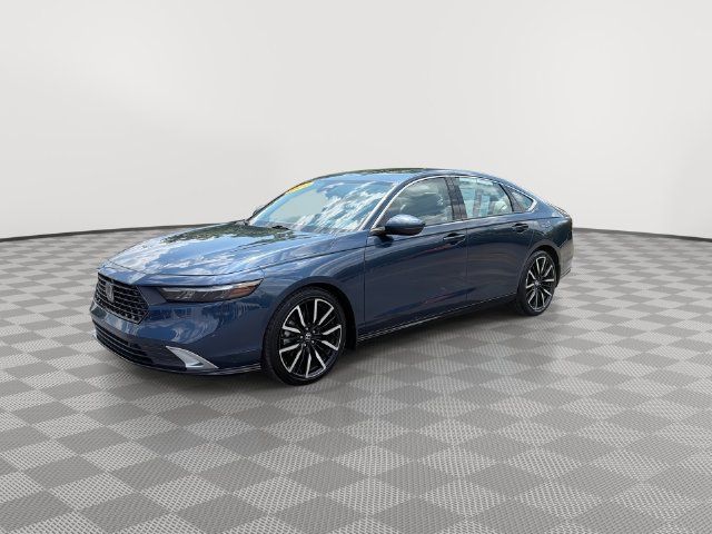 Used 2024 Honda Accord Touring image 5