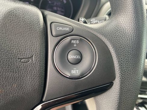 Used 2018 Honda HR-V EX image 24