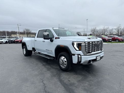 New 2026 GMC Sierra 3500 Denali w/ Denali Reserve Package image 2