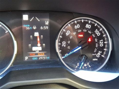 Used 2022 Toyota RAV4 SE image 19