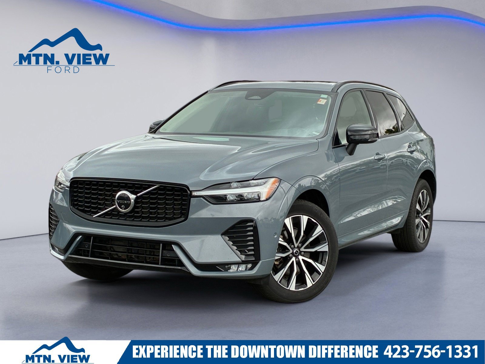 Used 2024 Volvo XC60 B5 Plus AWD/4WD image 1