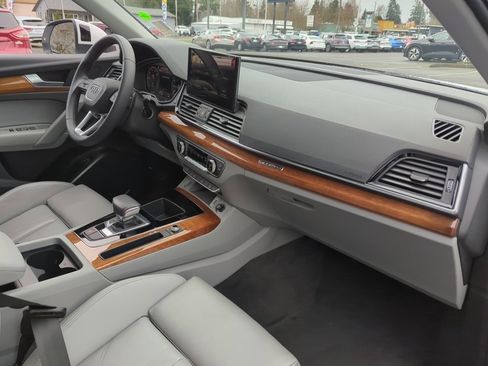 Used 2023 Audi Q5 e Premium image 36