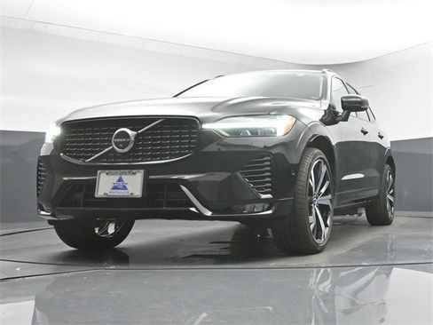 Used 2023 Volvo XC60 B6 Ultimate w/ Protection Package Premier image 39