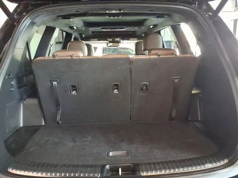 Used 2020 Kia Telluride SX w/ SX Prestige Package image 6