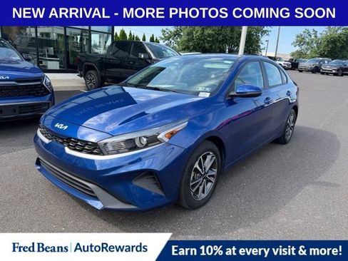 Used 2023 Kia Forte LXS w/ LXS Technology Package FWD image 3