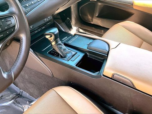 Used 2020 Lexus ES 350 w/ Premium Package FWD image 16