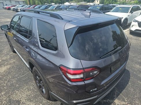 Used 2025 Honda Pilot Touring image 12