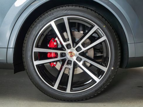 New 2026 Porsche Cayenne S AWD/4WD image 14