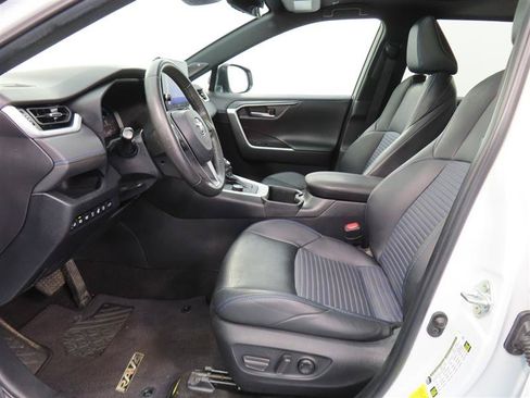 Used 2023 Toyota RAV4 XSE AWD/4WD image 17