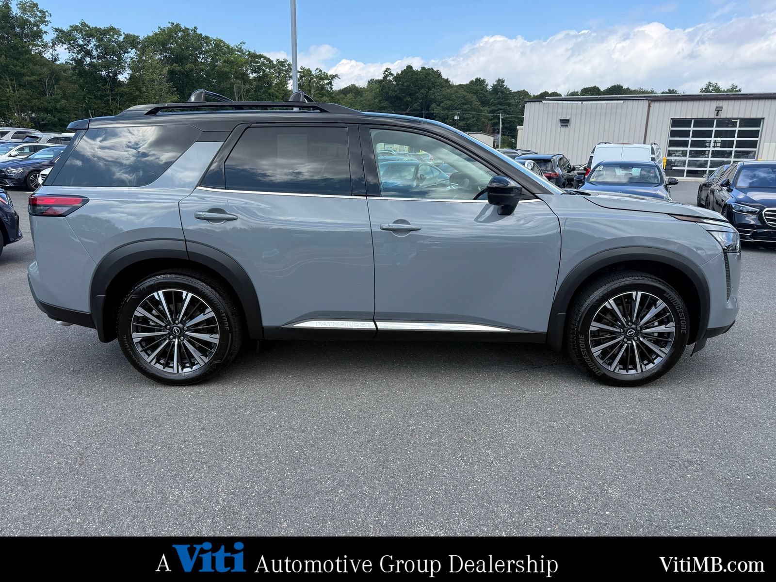 Used 2026 Nissan Pathfinder Platinum AWD/4WD image 9