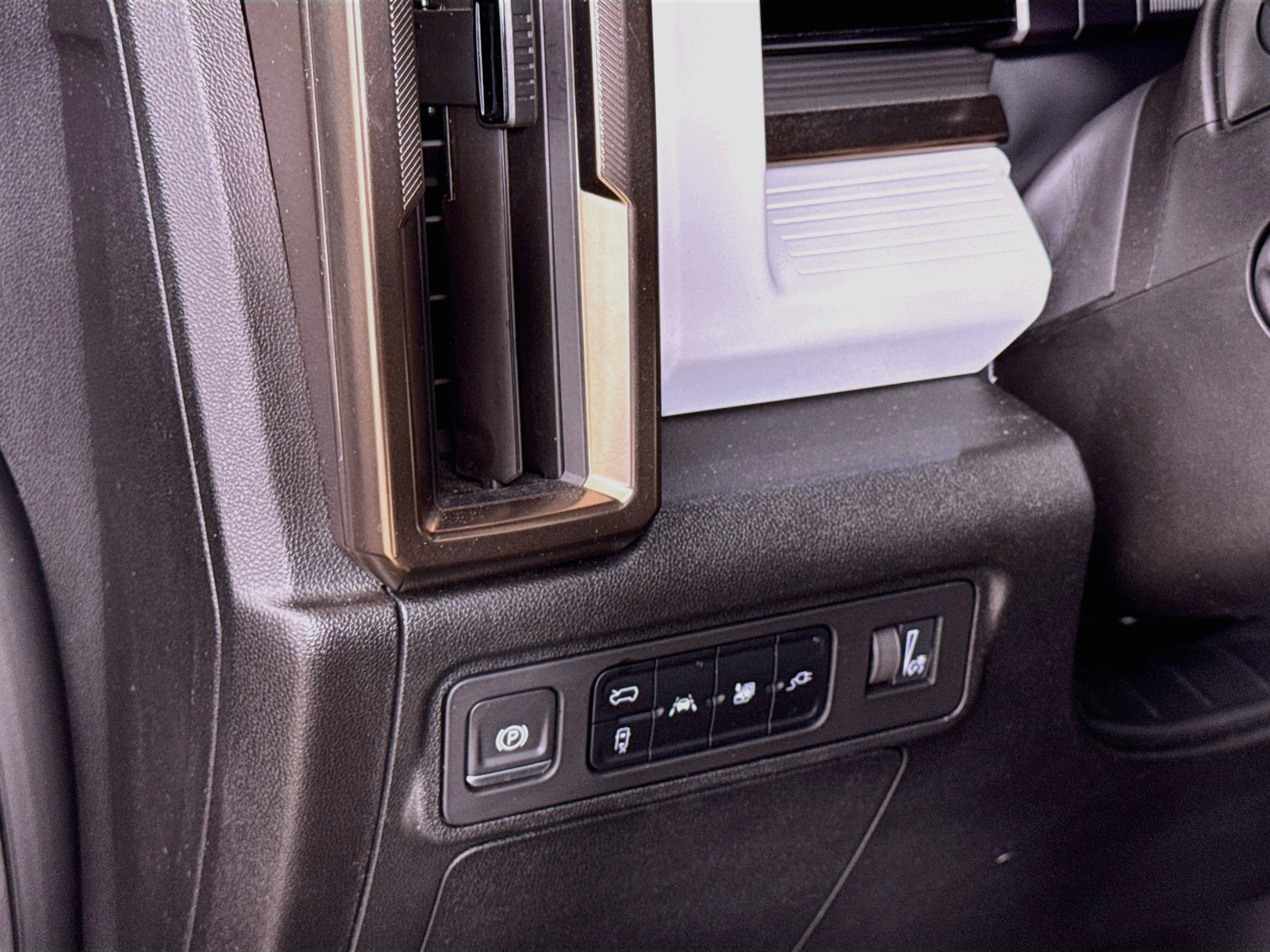 Used 2024 GMC Hummer EV 2X AWD/4WD image 12