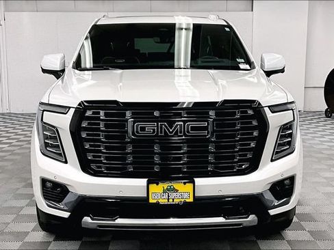 Used 2025 GMC Yukon Denali Ultimate AWD/4WD image 4