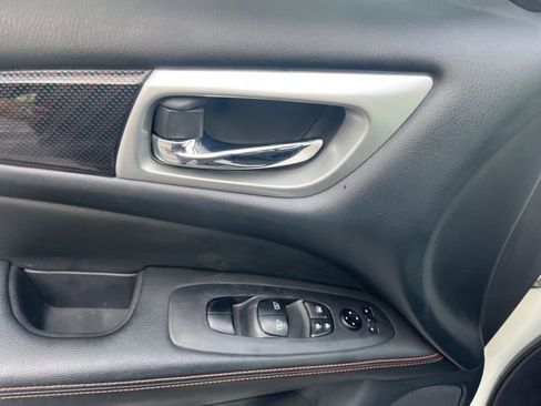 Used 2020 Nissan Pathfinder SV w/ Rock Creek Edition image 16