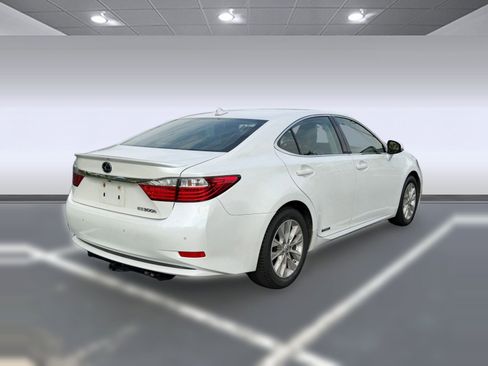 Used 2013 Lexus ES 300h w/ Luxury Pkg FWD image 7