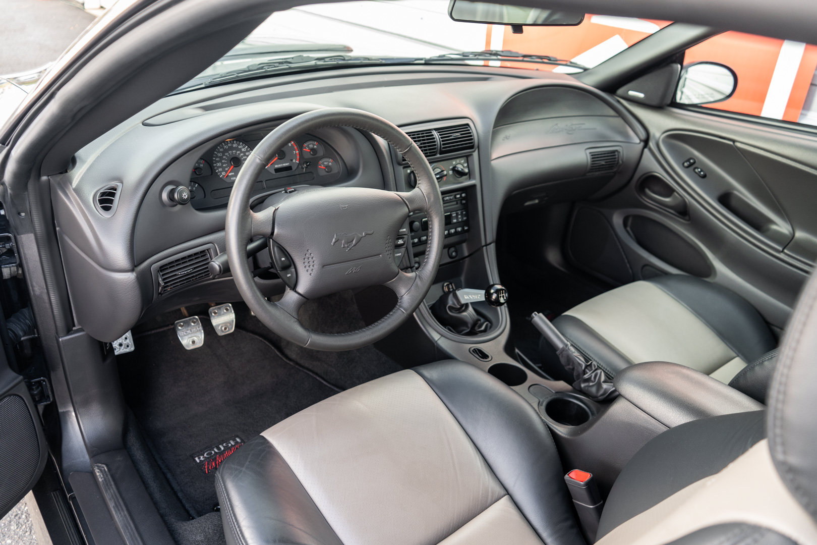 Used 2004 Ford Mustang GT RWD image 8