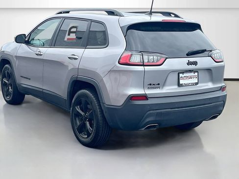 Used 2019 Jeep Cherokee Latitude Plus AWD/4WD image 5