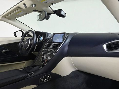 Used 2022 Aston Martin DB11 Volante image 15