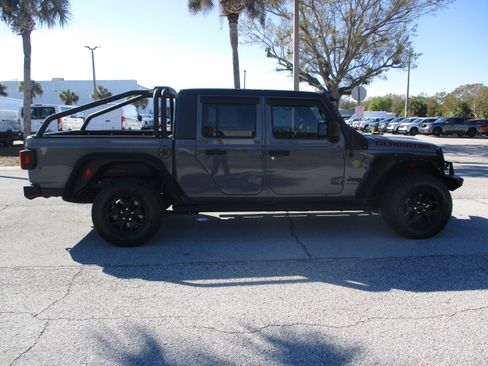 Used 2020 Jeep Gladiator Sport w/ Quick Order Package 24S image 8