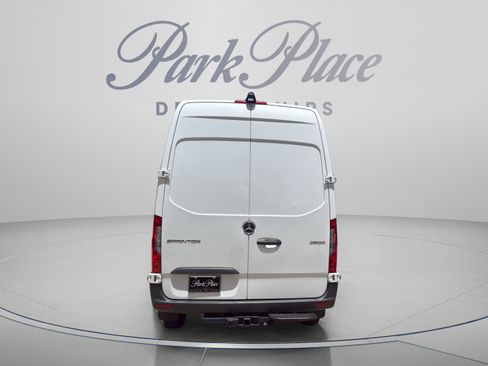 Used 2025 Mercedes-Benz Sprinter 2500 image 4