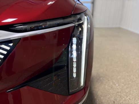 Used 2025 Cadillac Optiq Luxury 1 w/ LPO, Floor Liner Package image 36