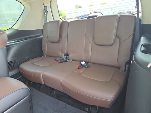 Used 2022 INFINITI QX80 Premium Select w/ All-Season Package RWD image 8