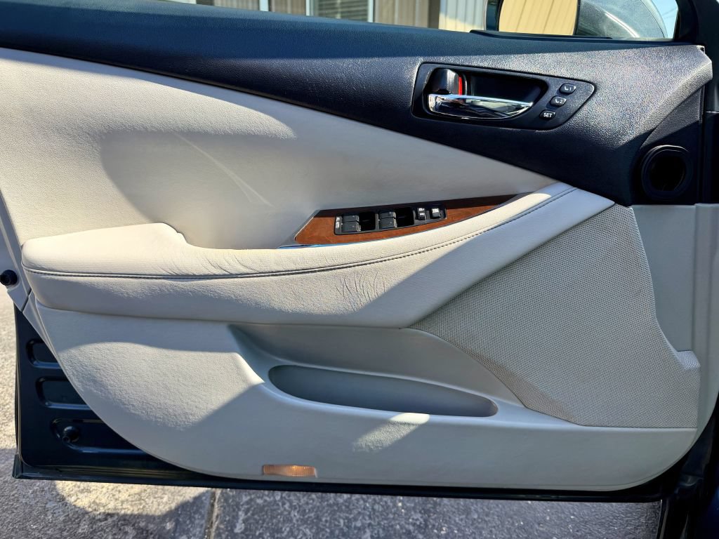 Used 2010 Lexus ES 350 w/ Preferred Accessory Package FWD image 20