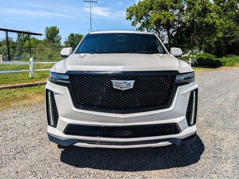 Used 2023 Cadillac Escalade V w/ LPO, ONYX Package AWD/4WD image 2
