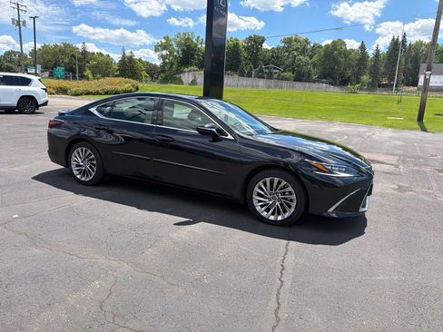 Used 2022 Lexus ES 350 Ultra Luxury w/ Accessory Package 2 FWD image 21