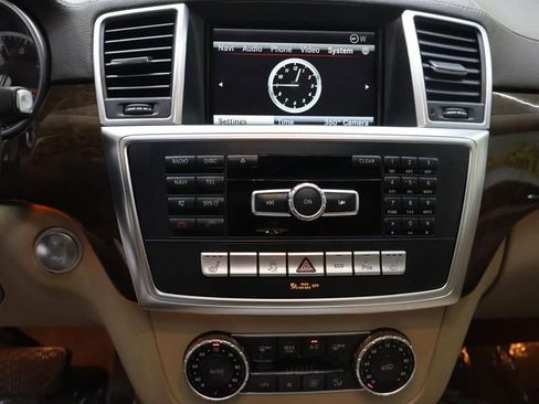 Used 2015 Mercedes-Benz GL 450 4MATIC w/ Appearance Package image 22