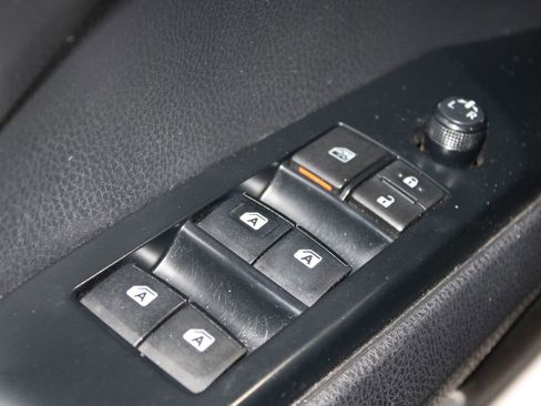 Used 2018 Toyota Camry SE image 31