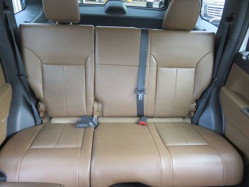 Used 2012 Jeep Liberty Limited AWD/4WD image 21