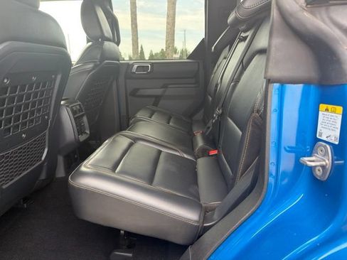 Used 2025 Ford Bronco Badlands AWD/4WD image 10