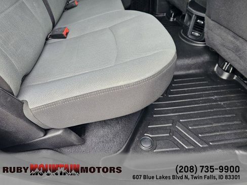 Used 2022 RAM 3500 Big Horn AWD/4WD image 36