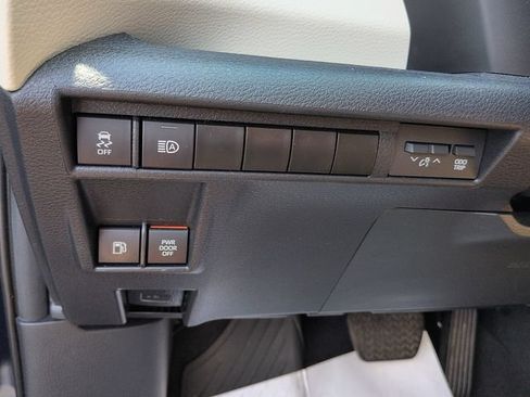 Certified 2023 Toyota Sienna Limited FWD image 19