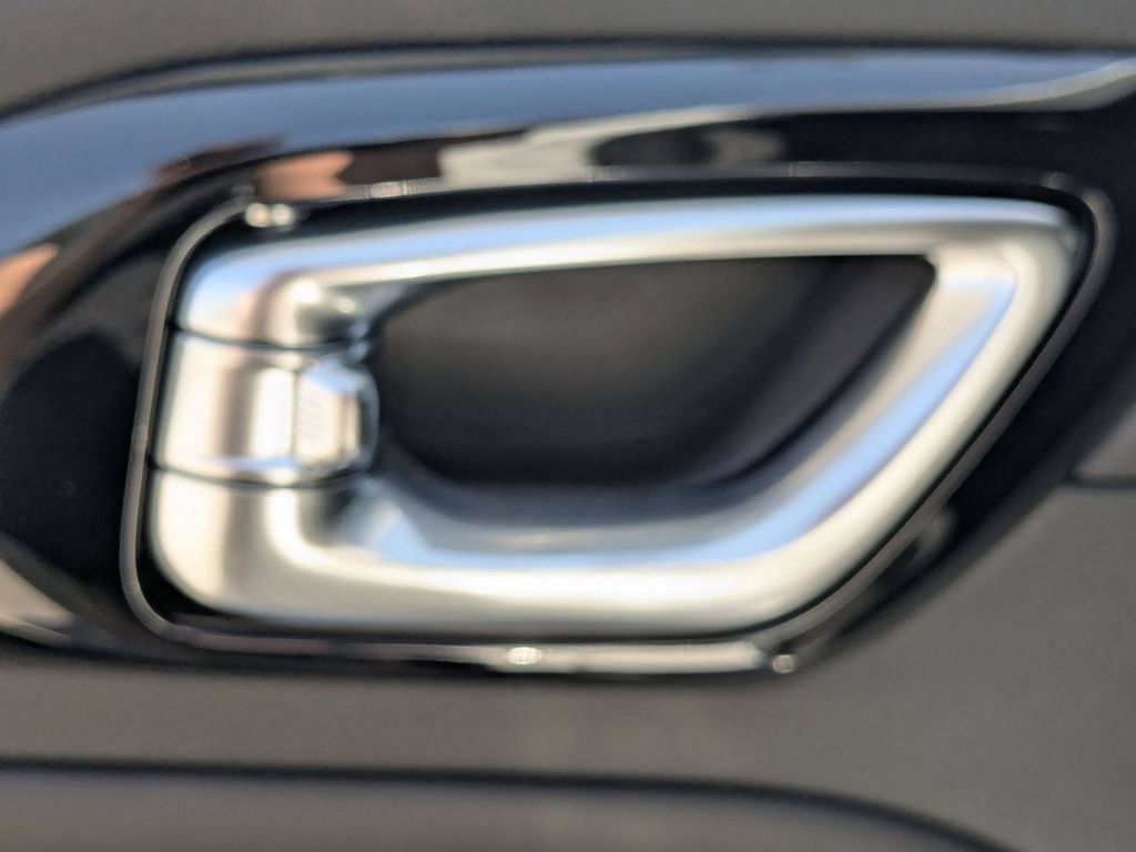 New 2026 Jeep Compass Latitude AWD/4WD image 27