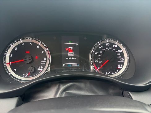 Used 2021 Toyota Highlander L FWD image 35