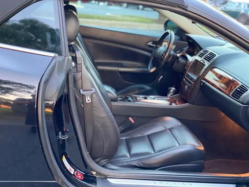 Used 2007 Jaguar XKR Convertible image 27