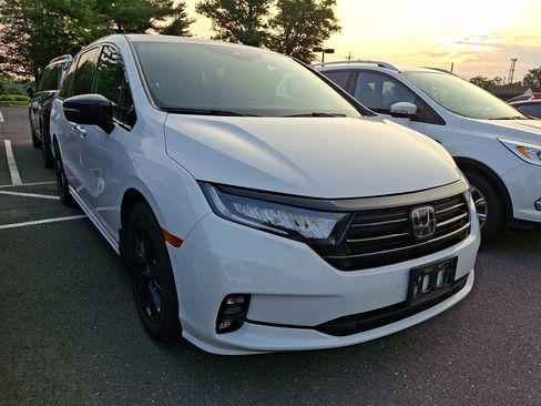 Used 2024 Honda Odyssey Sport image 5