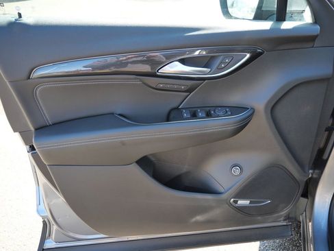 Used 2022 Buick Envision Essence w/ Technology Package I image 27