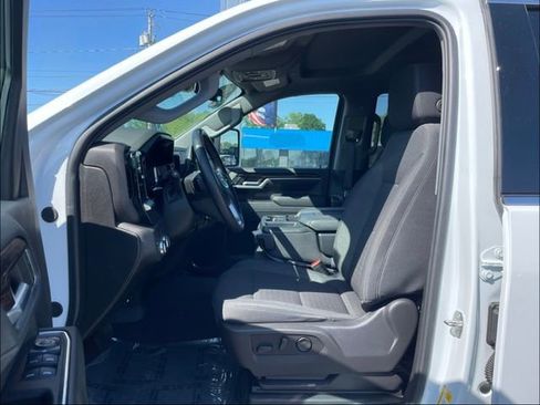 Used 2024 GMC Sierra 2500 SLE w/ SLE Value Package; AWD/4WD image 8